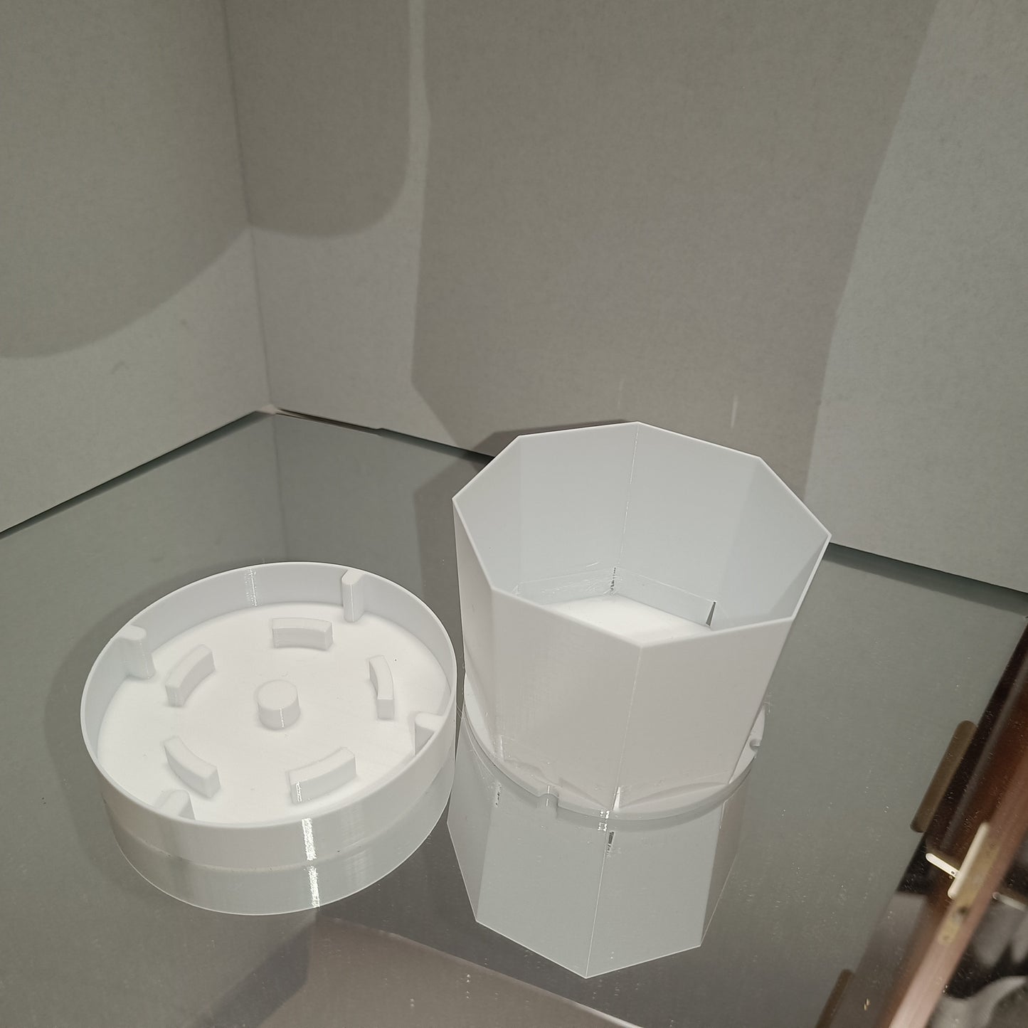 Moderner 3D-gedruckter Pflanzentopf – Hydrokultur geeignet