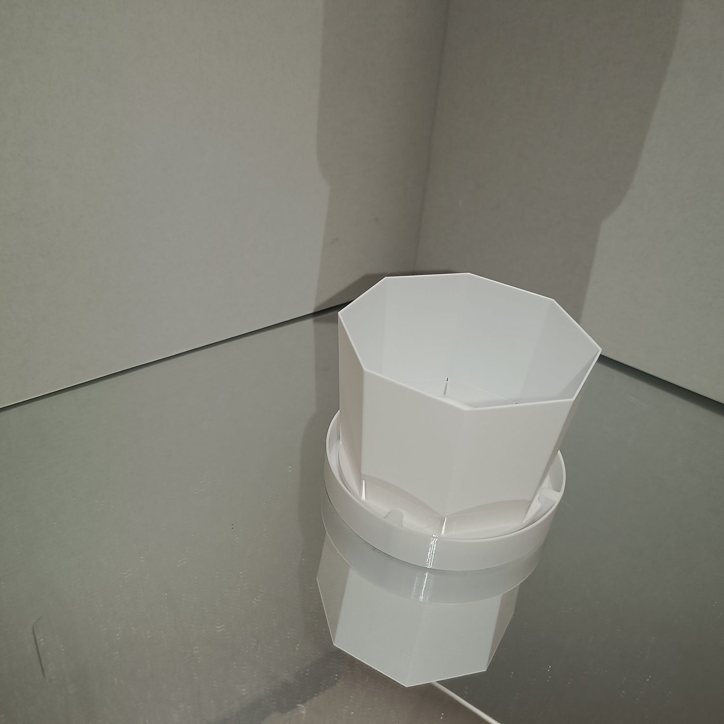 Moderner 3D-gedruckter Pflanzentopf – Hydrokultur geeignet