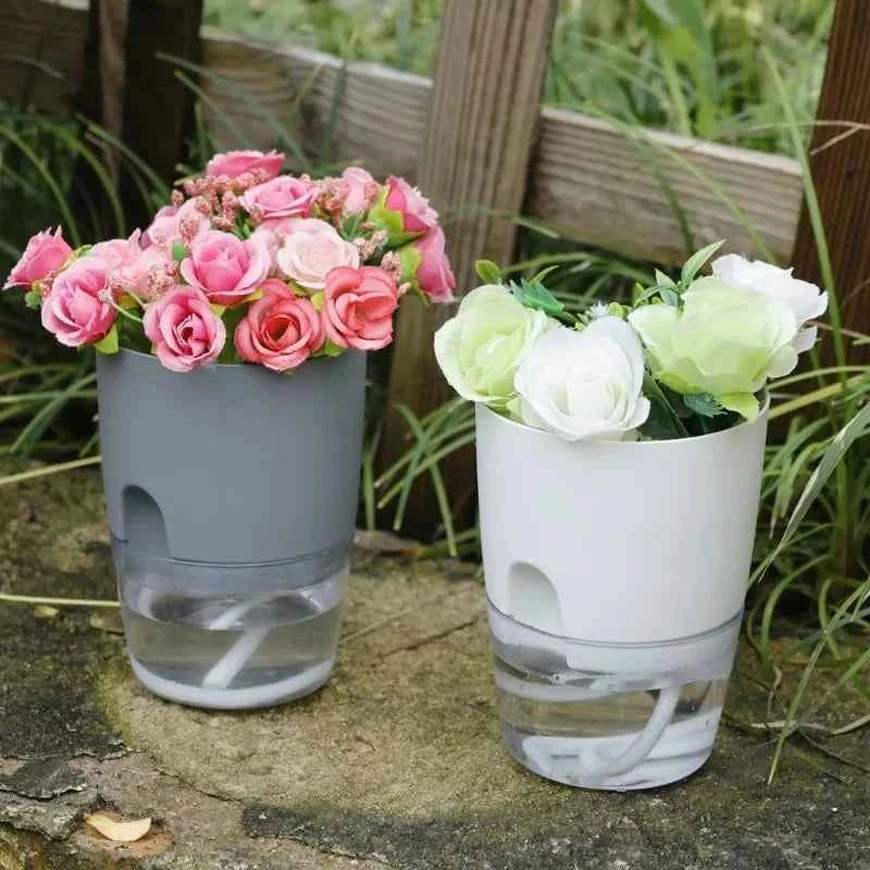 Selbstbewässernder Blumentopf
